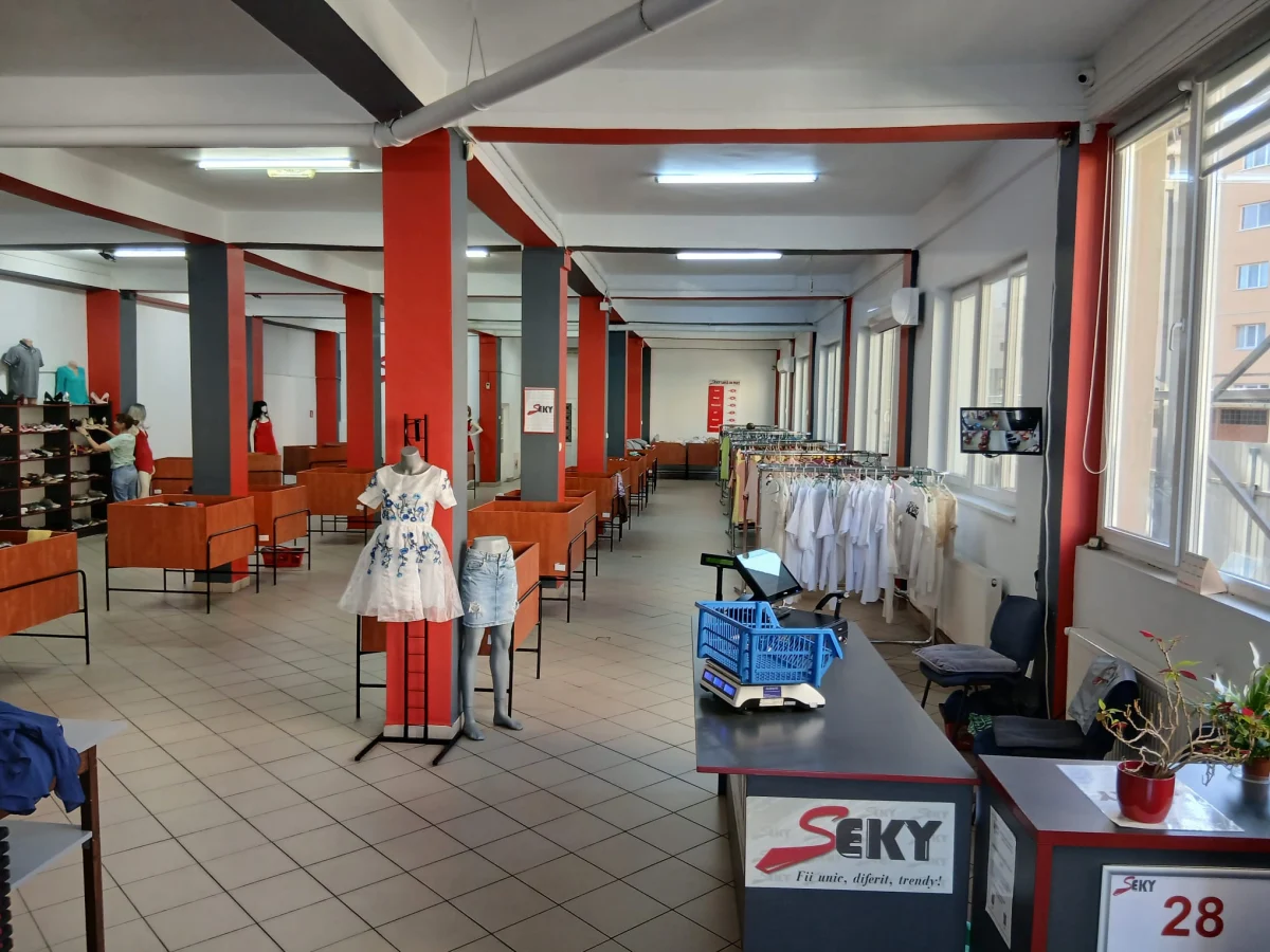 baia-mare-haine-cu-eticheta-second-hand-seky