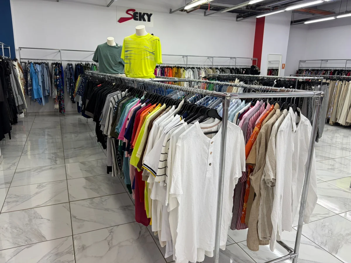 botosani-haine-cu-eticheta-second-hand-seky