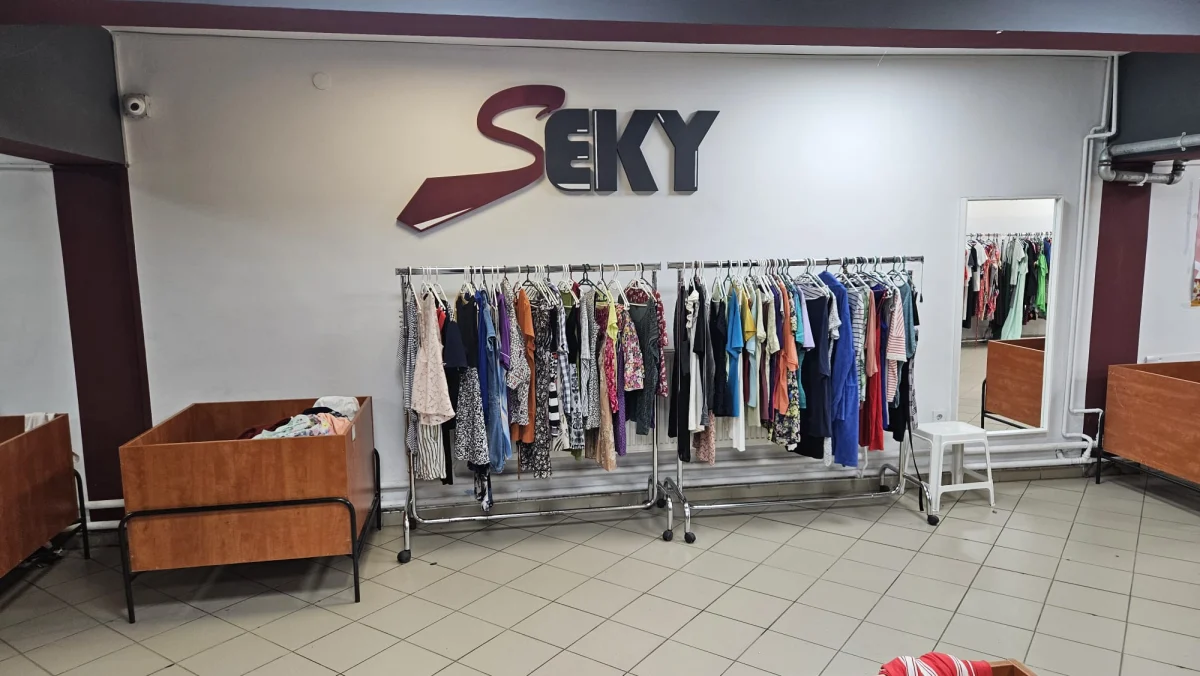dej-magazin-haine-second-hand-seky