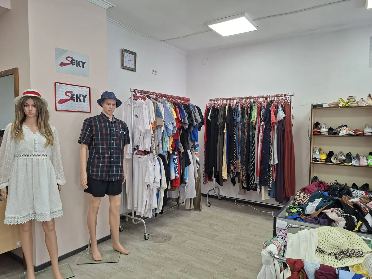 reghin-haine-de-marca-second-hand-seky