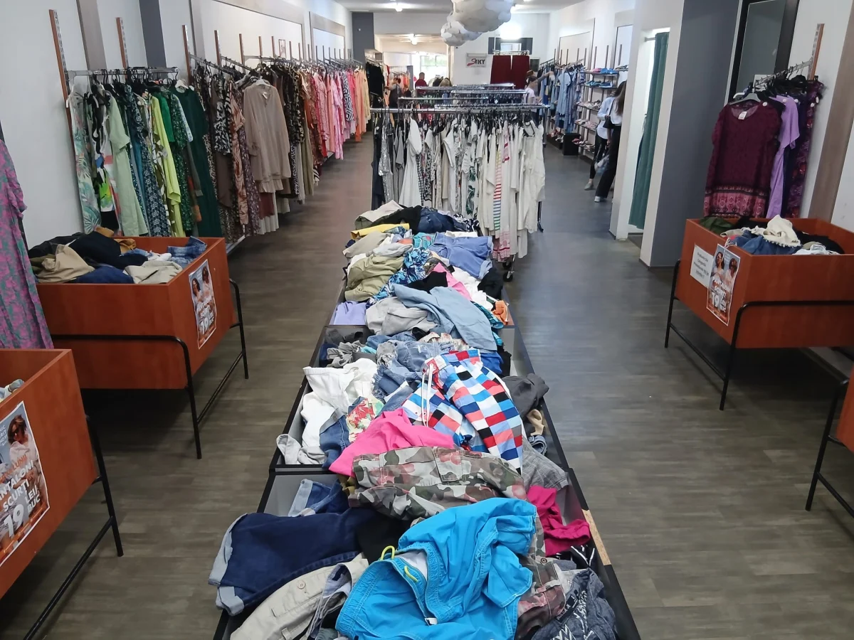 targu-mures-haine-cu-eticheta-second-hand-seky-1