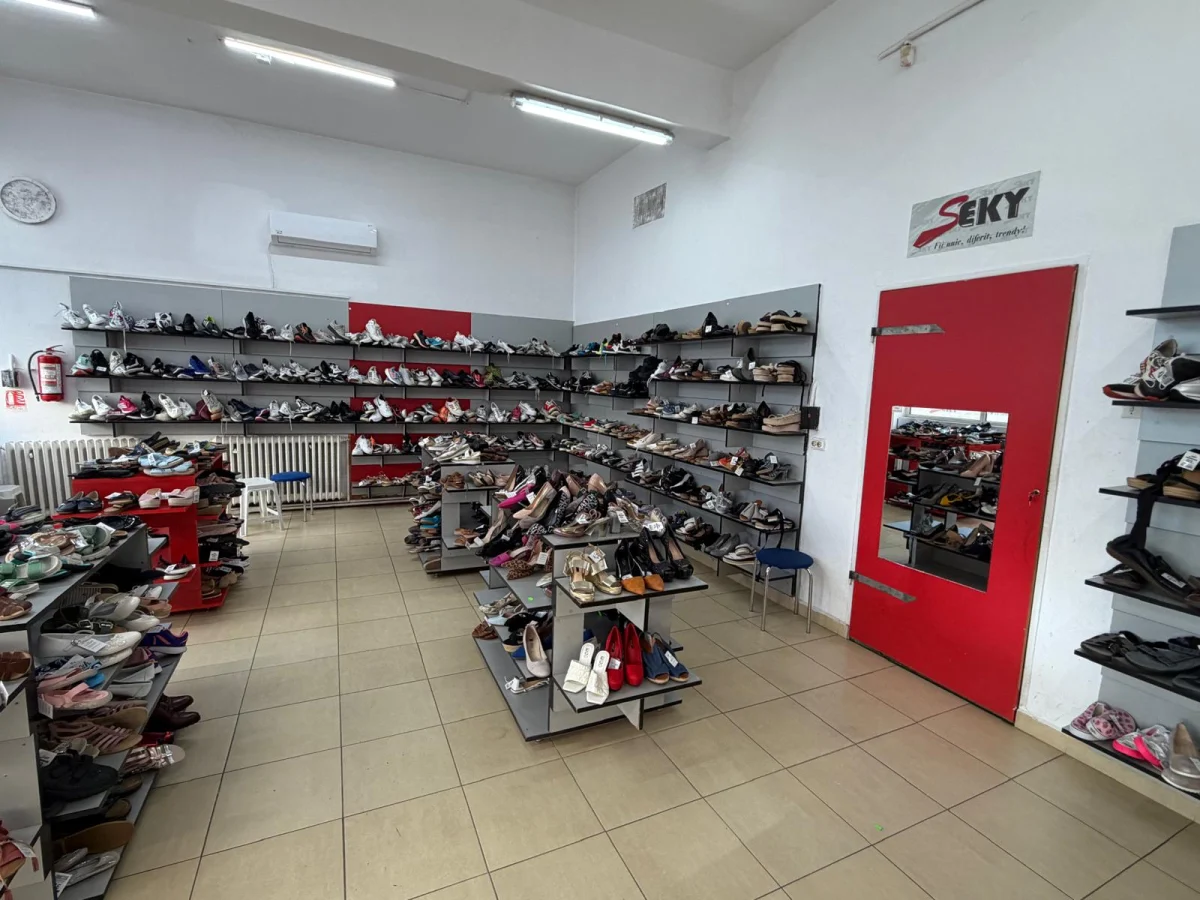 szatmarnemeti-second-hand-ruhauzlet-seky